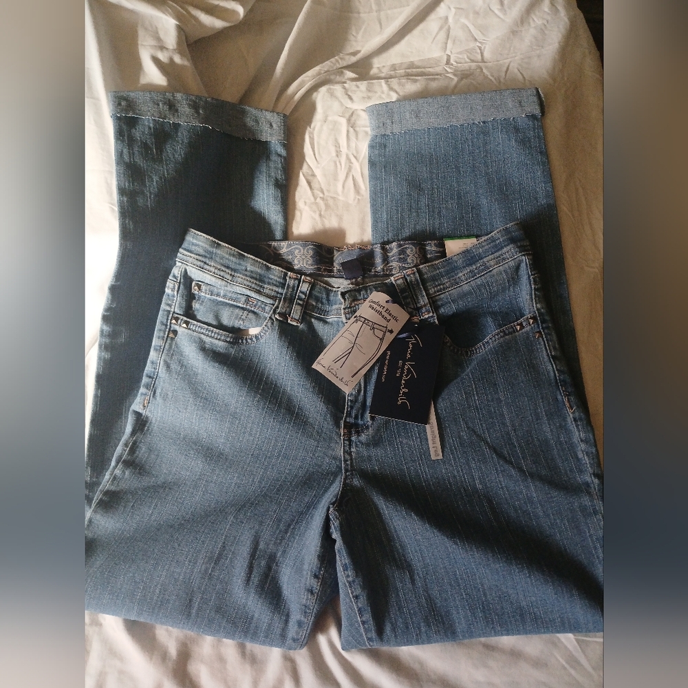 NWT! Gloria Vanderbilt Womens Mid Rise Straight Leg Jeans Size 8